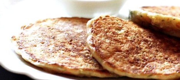 Оладьи с киноа и овощами