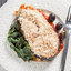 Лосось со шпинатом и хлебной крошкой