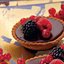Тарталетки с винным ганашем и ягодами