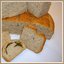 Хлеб ароматный с кунжутом и мини-хлеб чесночный
