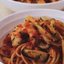 Паста (макароны) с морепродуктами и томатами