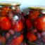 Помидоры маринованные с виноградом