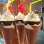 Коктейль шоколадно клубнично ромовый со взбитыми сливками!!!