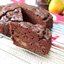Шоколадный кекс на гречневой муке с кусочками груши