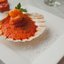 Морские гребешки в раковинах сантьяго де компостела с креветками в томатно-перечном соусе
