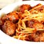 Спагетти с мясными шариками в томатном соусе