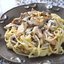 Паста с шампиньонами и курицей в сливочном соусе