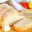 Белый хлеб с брынзой