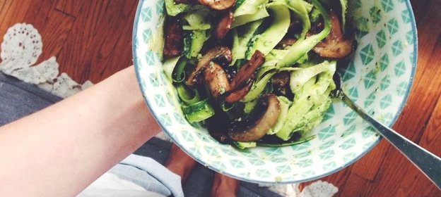 Паста из цукини с грибами