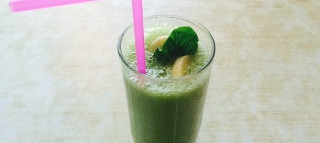 Бананово-яблочный смузи