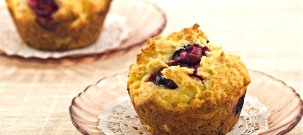 Маффины с пахтой и ягодами