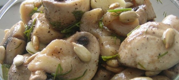 Грибочки в чесночном маринаде