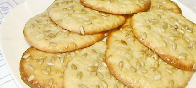 Постное печенье на огуречном рассоле