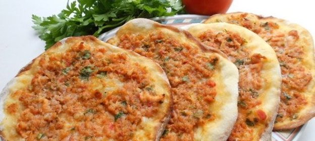 Ламачо (грузинские лепешки с мясным фаршем)