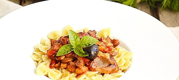 Паста с курицей, грибами и беконом. Тест-драйв с Окраиной