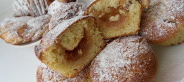 Творожные маффины с изюмом и яблочным пюре