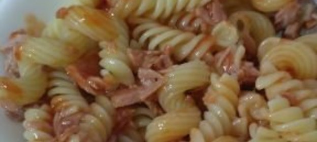 Макароны с тунцом
