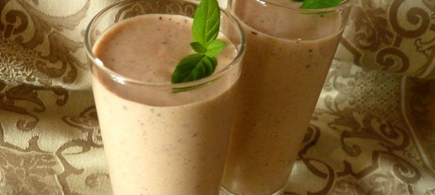 Смузи с киви и черносливом