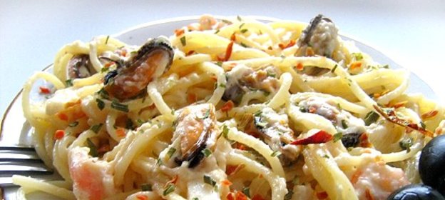 Паста с морским коктейлем