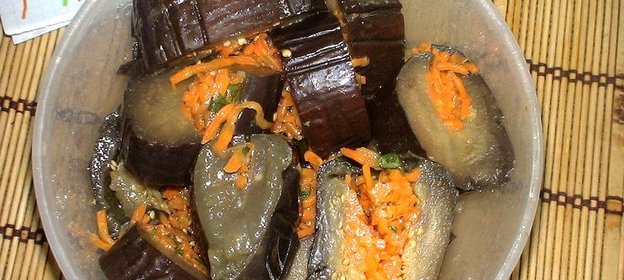 Соленые баклажаны с морковкой