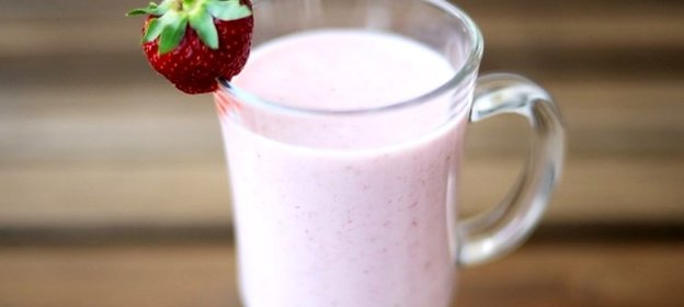 Клубнично-банановый смузи