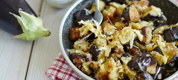 Баклажаны, жаренные с хлебными крошками
