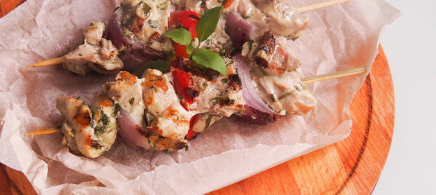 Шашлычки из курицы в пряном маринаде