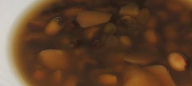 Фасолевый суп на говяжьем бульоне