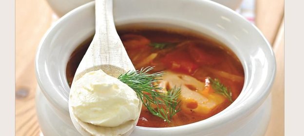 Щи с разварной говядиной и белыми грибами