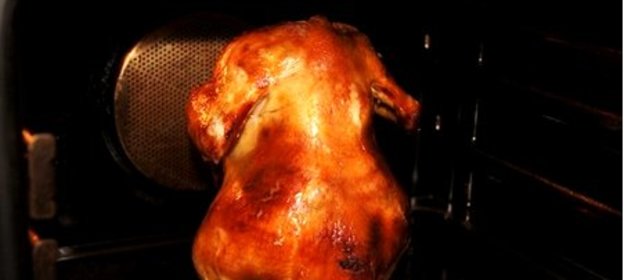 Курица в духовке на подставке