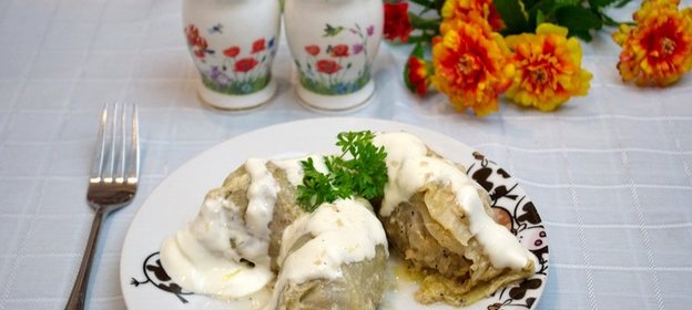 Голубцы под сметанным соусом