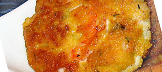 Зразы из морского окуня с креветками,жареные в кукурузных хлопьях