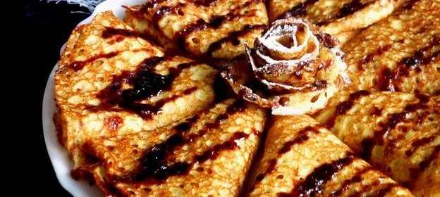 Гурьевские блины с шоколадным соусом
