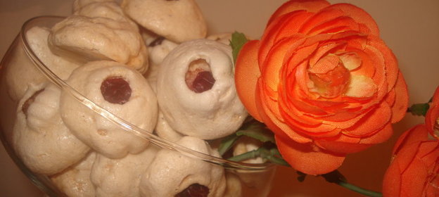 безятинки или клюква в безе/может быть и вариант/