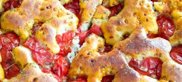 Быстрый хлеб с фетой, черри и базиликом