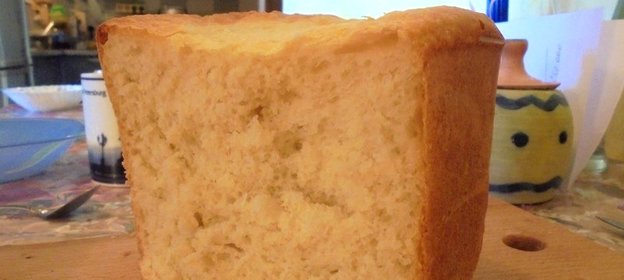 Мягкий белый хлеб в хлебопечке