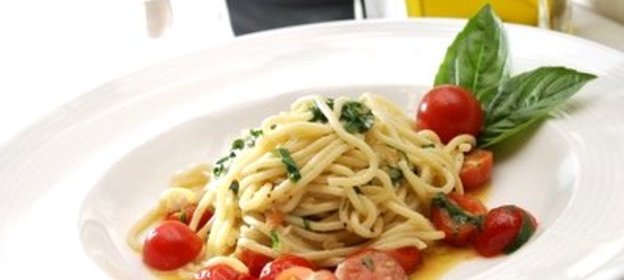 Спагетти с помидорами черри