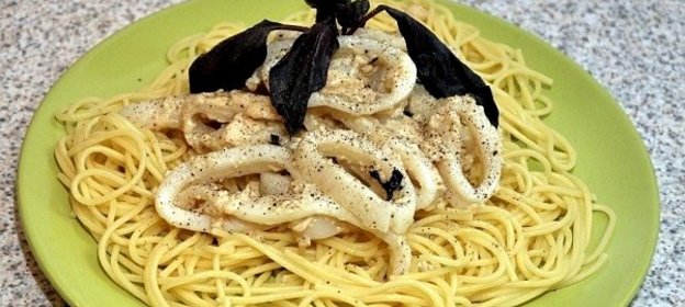 Макароны с кальмарами