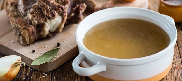 Мясной бульон из говяжьей грудинки