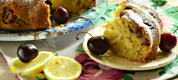 Лимонный кекс с вишней