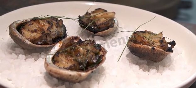 Морское ушко на гриле