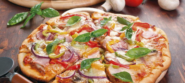 Пицца со сладким перцем и ветчиной