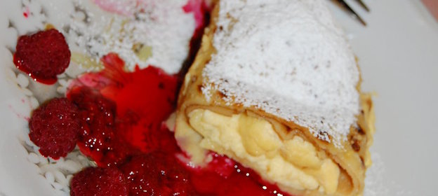 Блинная запеканка с творожной начинкой