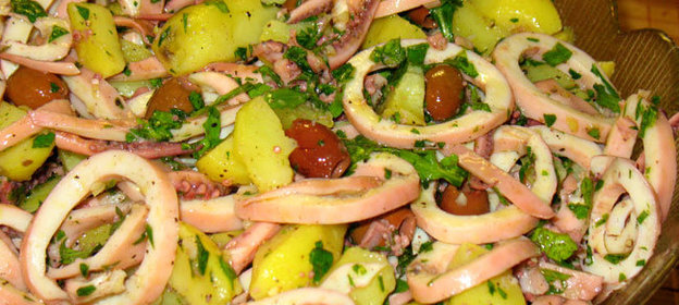 Средиземноморский салат из осьминогов