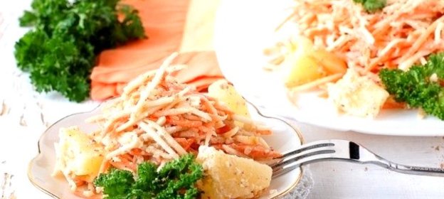 Салат из сельдерея моркови и ананасов