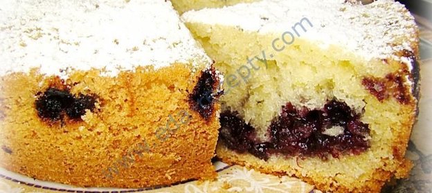 Кекс кокосовый с ягодами