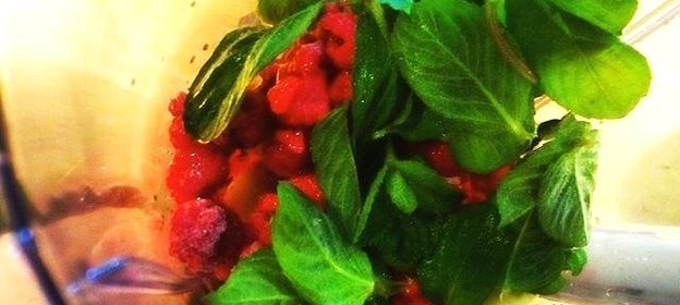 Малиновый смузи с мятой от «Mitten Coffee»