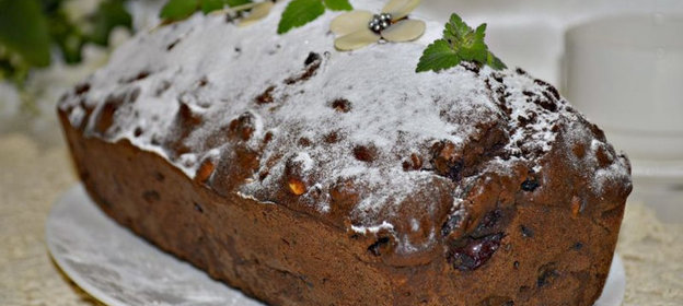 Шоколадный кекс с вишней