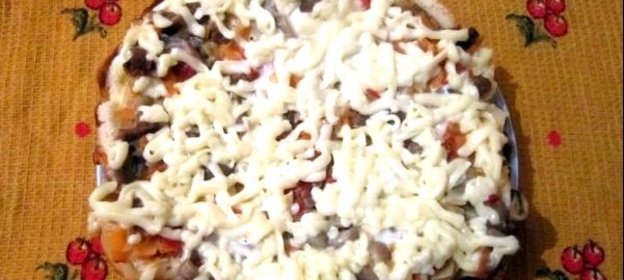 Пицца на батоне на сковороде