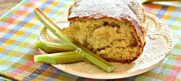 Ванильно-кокосовый кекс с ревенем